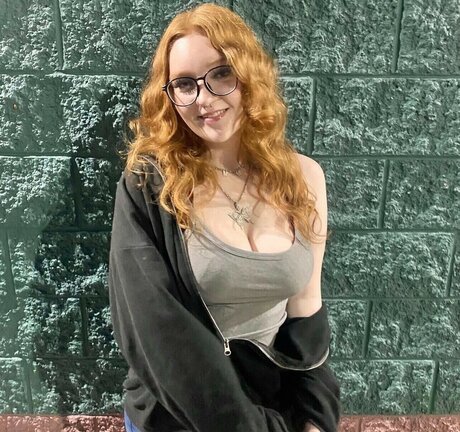 fiieroryy nudes model image