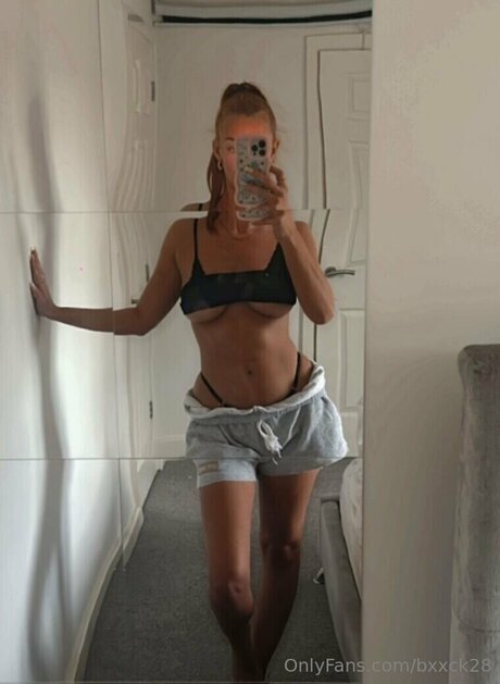 Bxxck28 sex model photos