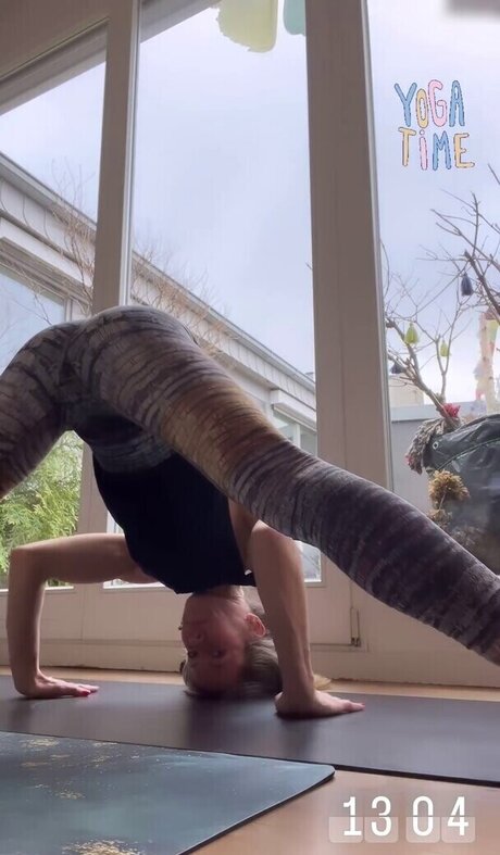 Wolke Hegenbarth beautiful pornstar img