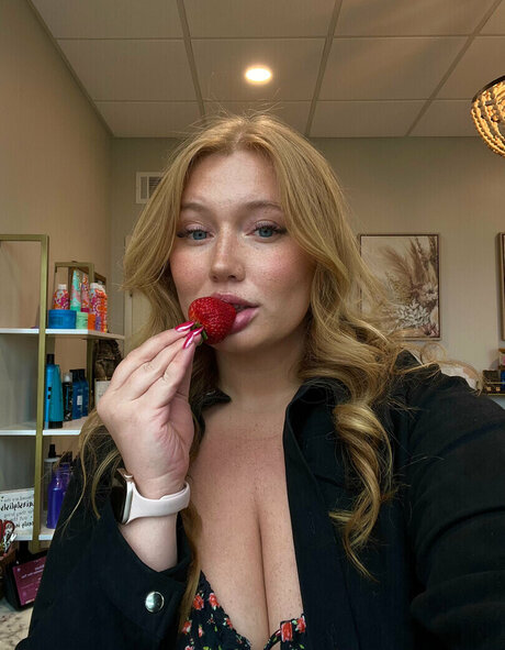 xstrawberry dreamx model top image