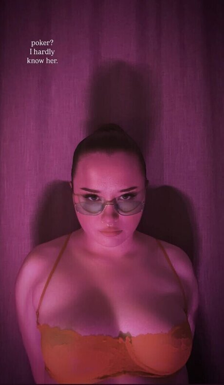 Sarah Schauer star top pictures