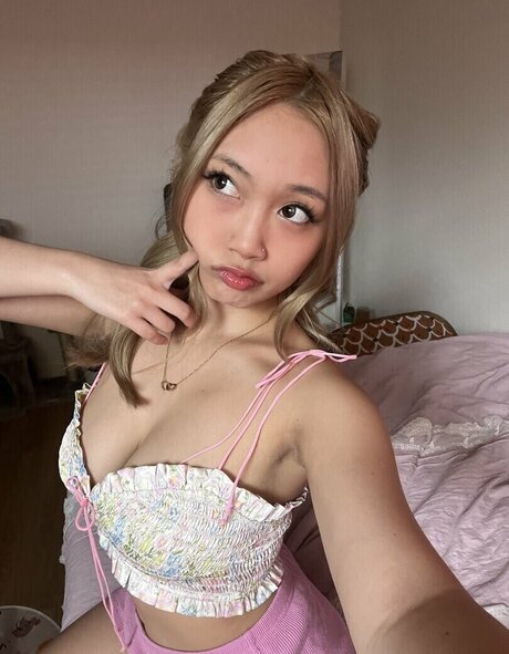 Daisee Hue pretty pornstar pics