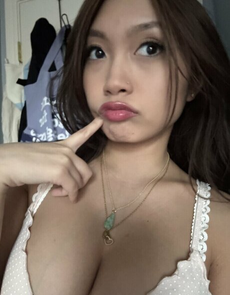 Daisee Hue model porn picture