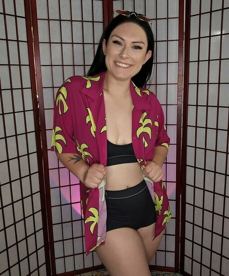 Zemira Isadora hd actress images