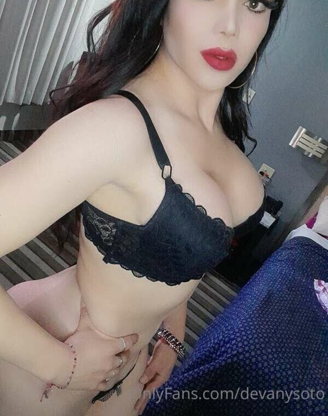 white shemale onlyfans hot photo