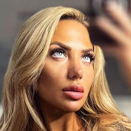 Emma Campbell beautiful actress pictures