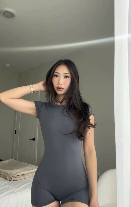 Ena Lor Hmong model porn img