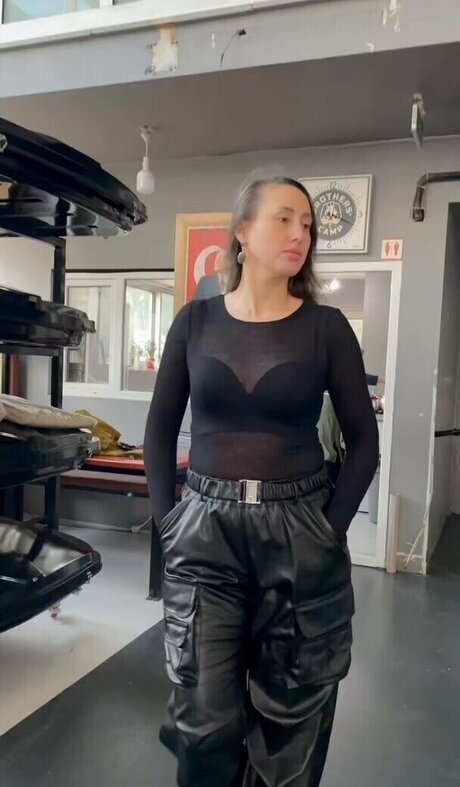 Melike Bulu beautiful model pics