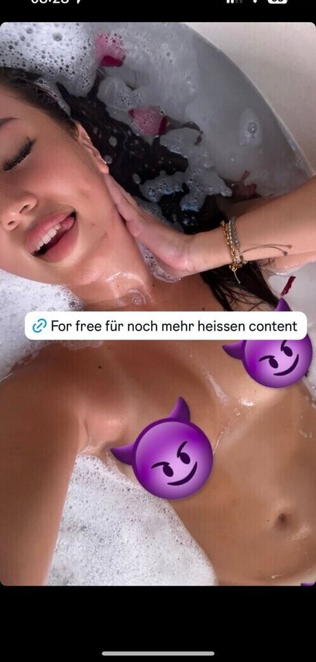 Vanessajolie adult model galleries