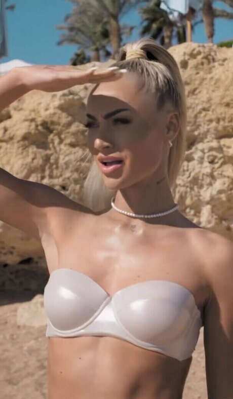 Alisha Lehmann model adult pics