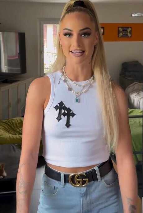 Alisha Lehmann model perfect picture