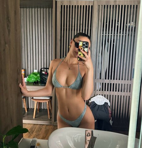 richellezz star hd picture