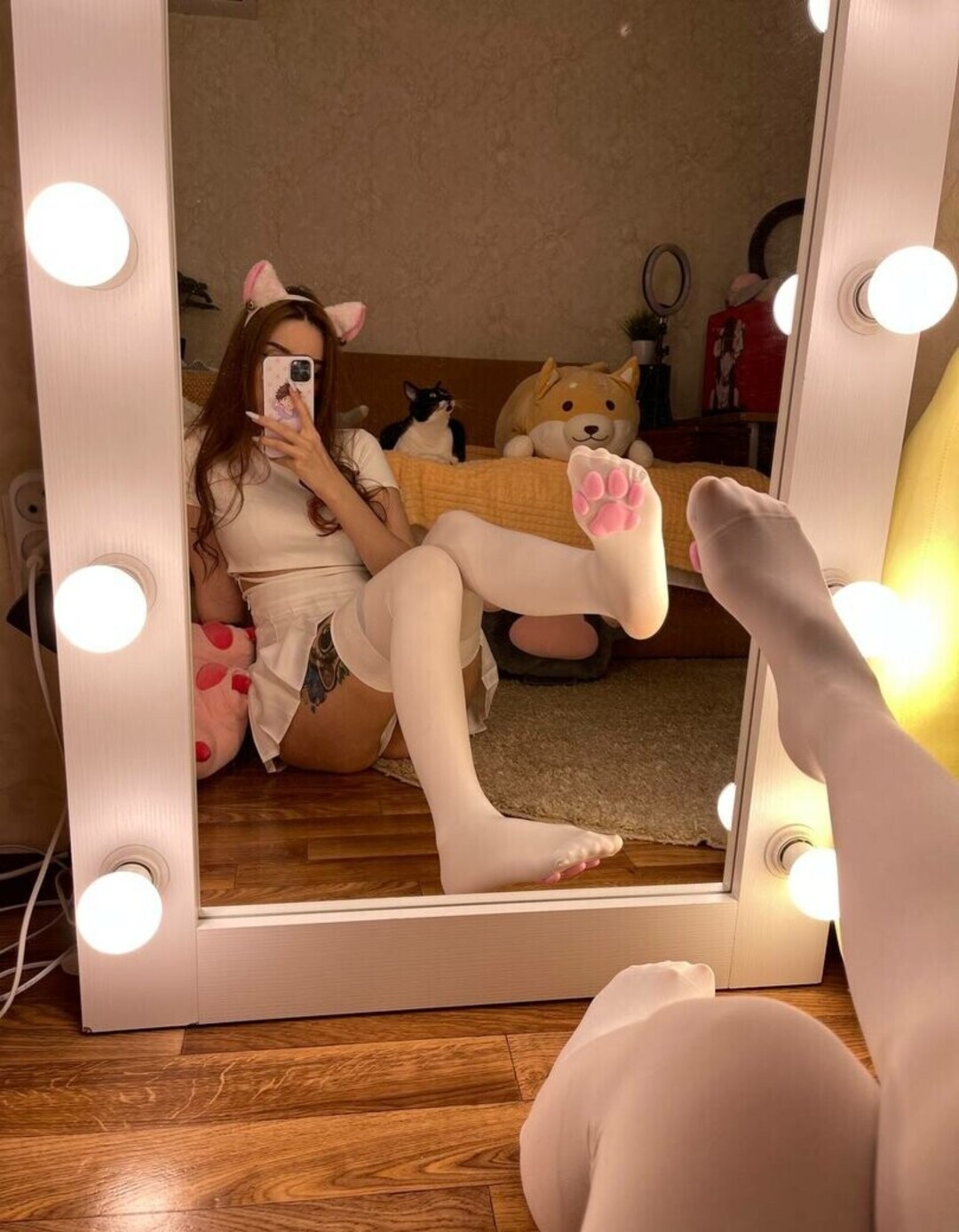 leonesan star hot pictures
