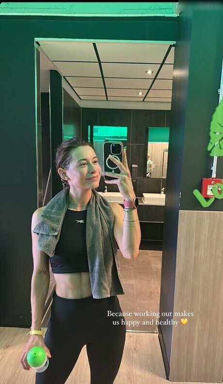 Jennifer Lange star free photo