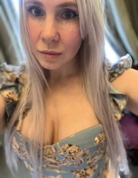 Donna Shepherd nude model pics