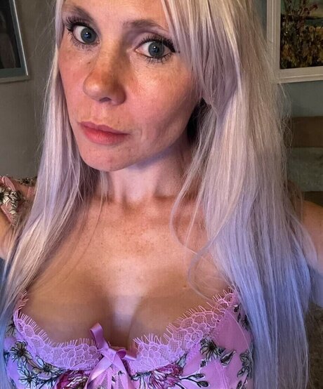 Donna Shepherd model pornographic photos