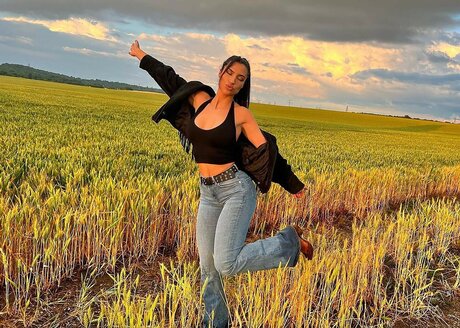 curvy lesbian onlyfans art naked pic