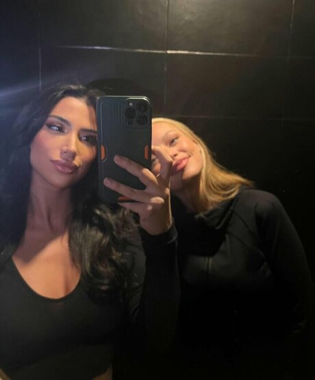 Ziyartist exclusive star pictures