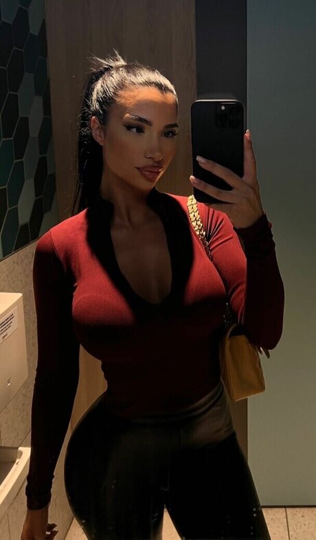 Ziyartist naked pornstar img