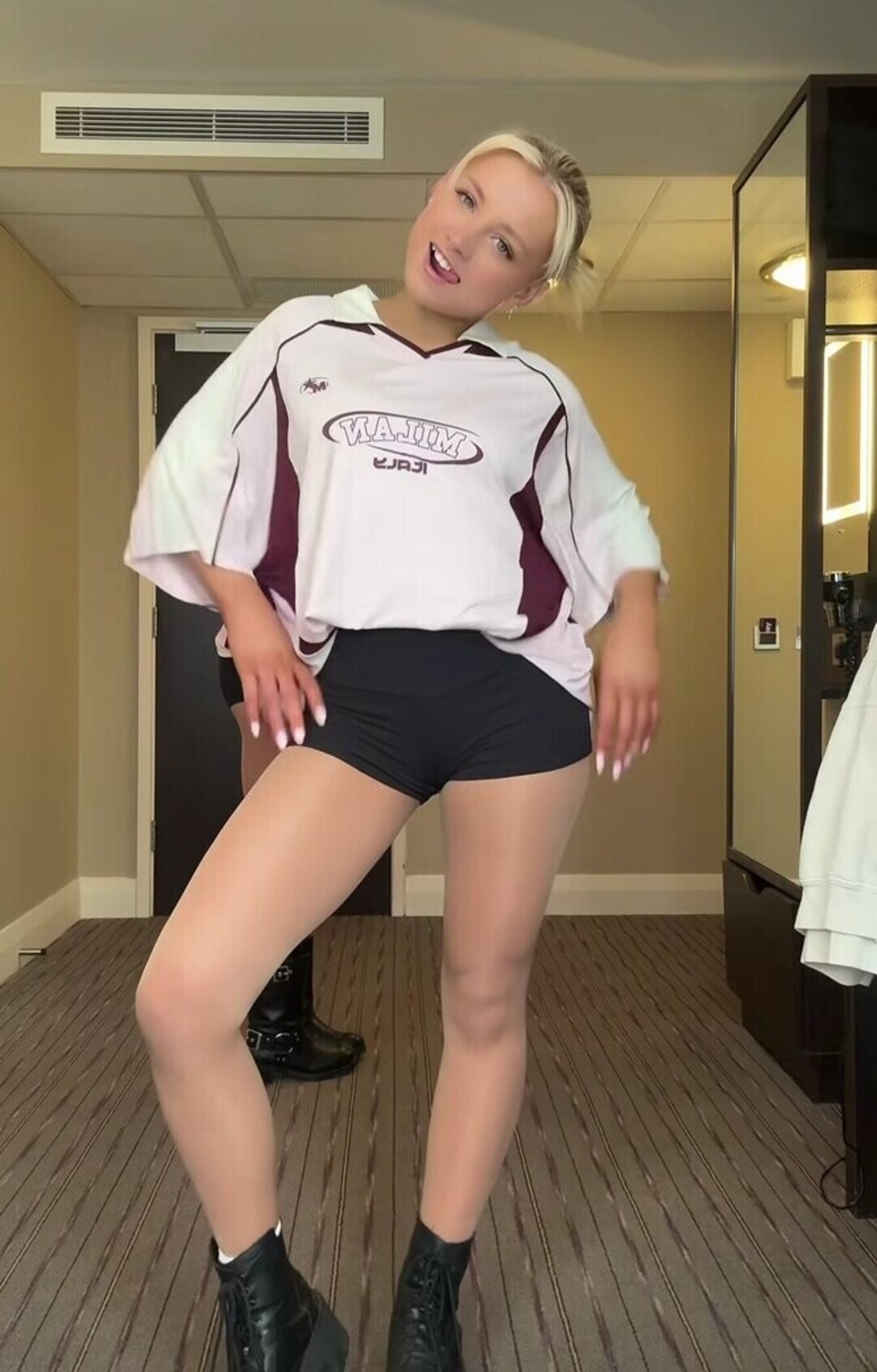 Luceoliviaxo free actress pic