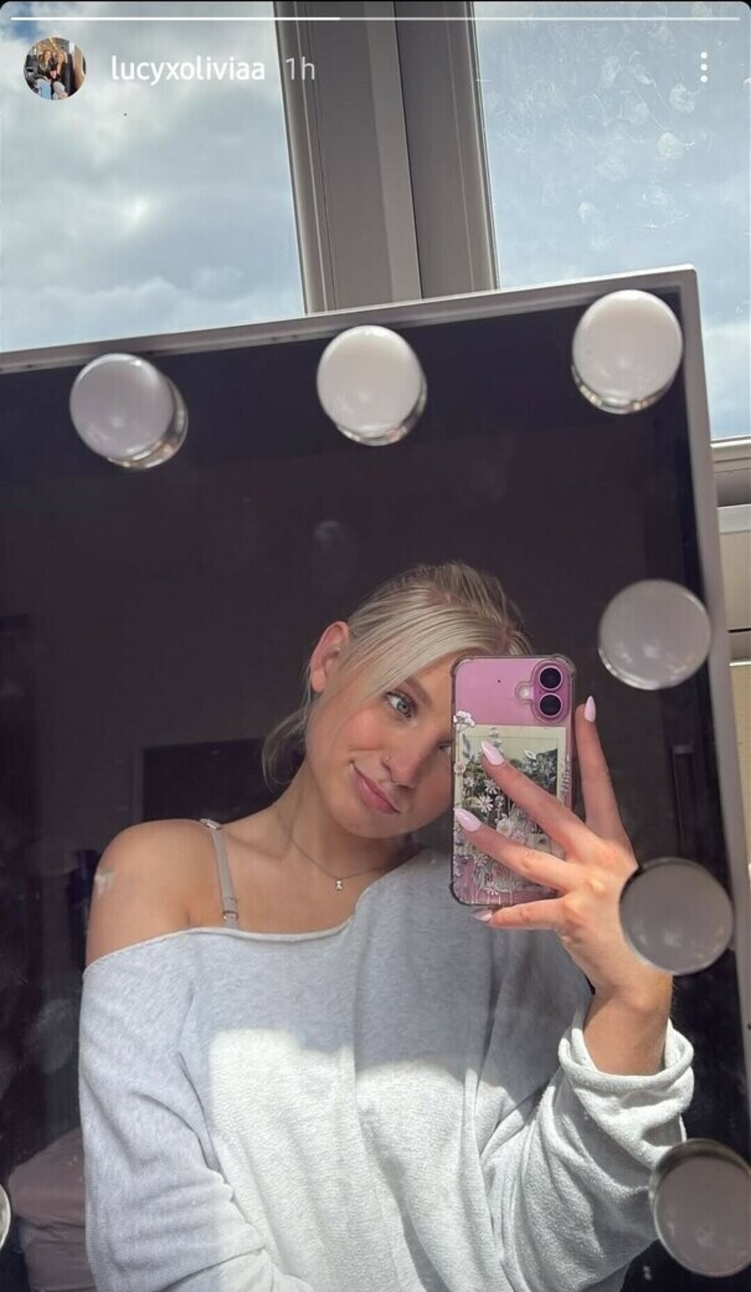 Luceoliviaxo model pretty img