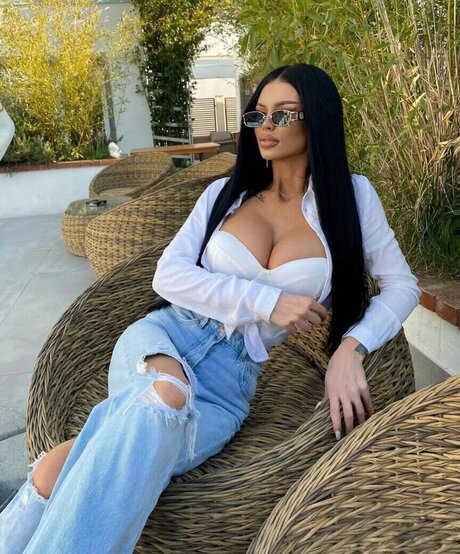 Adina Tatiana star adult archive