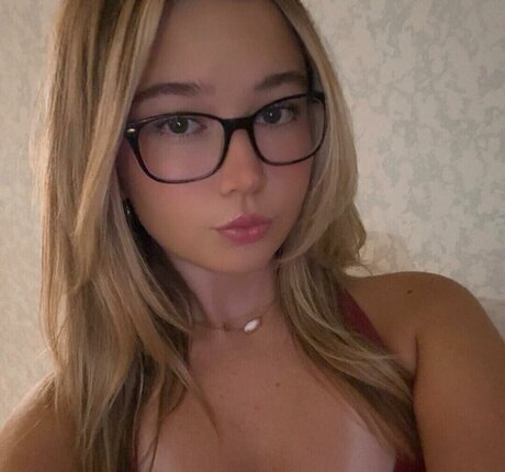 iisabellarosee model image