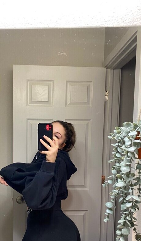 jennypetersonnn beautiful actress img