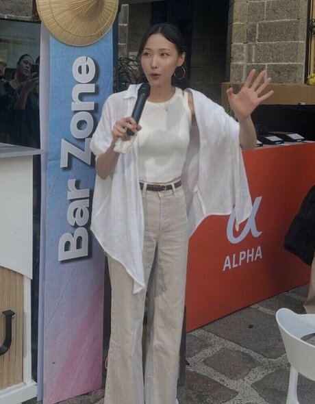 jennypetersonnn exclusive model img