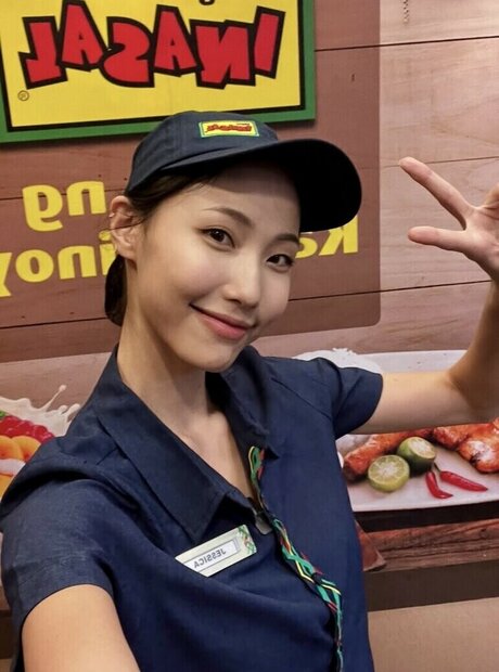 jennypetersonnn hot actress pictures