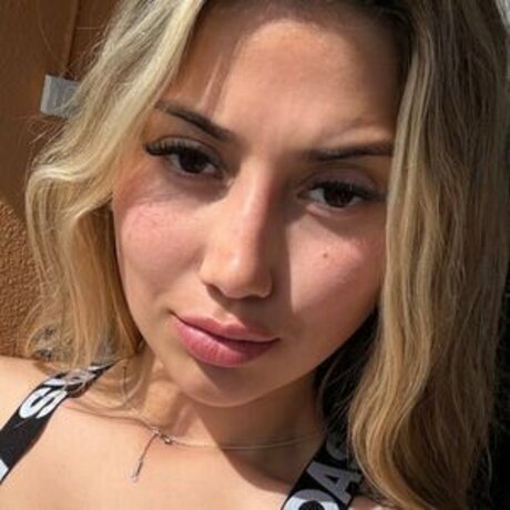 skyeraex model naked photos