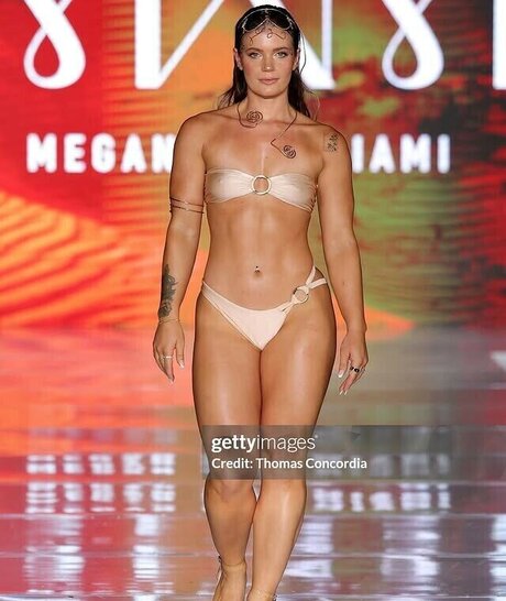 bonniee13 nice actress picture