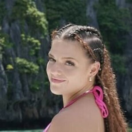 Kasey Kidwell pretty actress picture