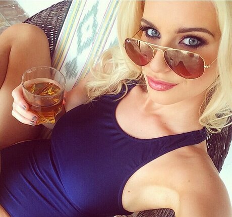 Jess Davies pornstar sex galleries