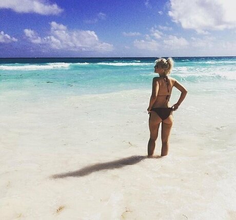 Jess Davies pornstar exclusive pics