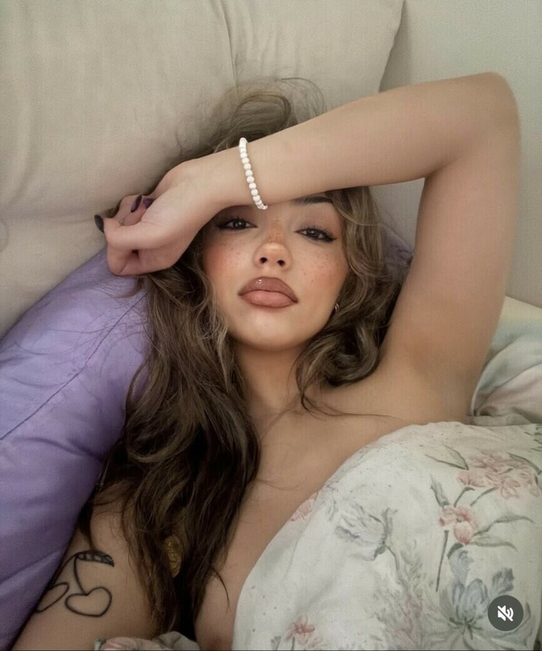 V QX pornstar naked archive