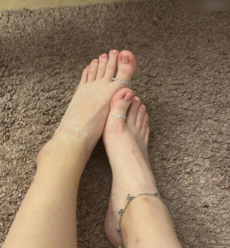 Leahbunnyy naked model img