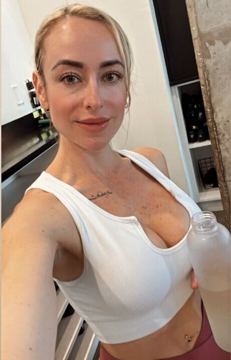 Carolina Monsalve star art gallery