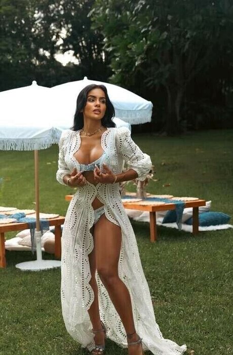 Priscilla Aqilla model perfect gallery