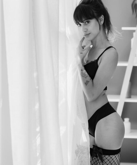 Salina Barajas high quality star photo