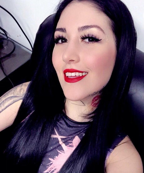 aleeveguilla model pornographic pictures