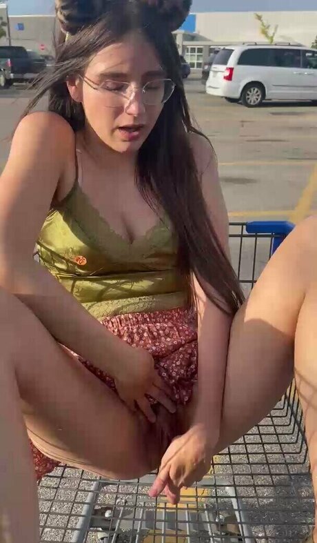 Lilly Vig star beautiful pictures