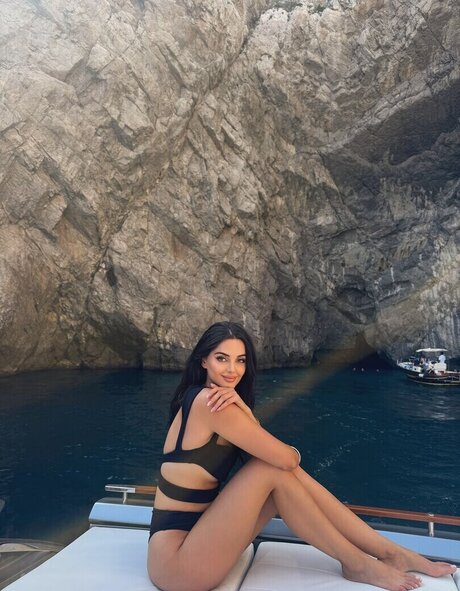 Mahlagha Jaberi free star gallery