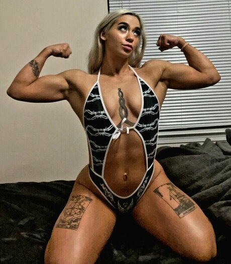 Ivy Malibu model beautiful images