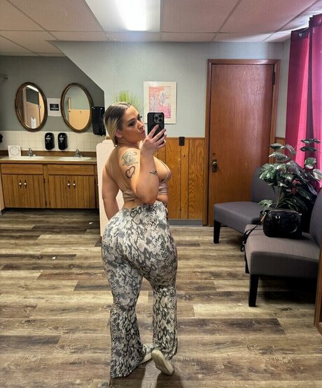 Ivy Malibu star perfect pic