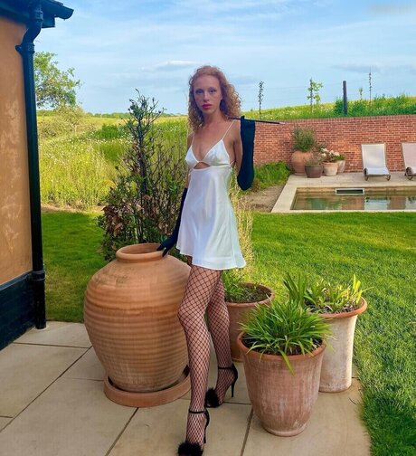 curvy lesbian onlyfans erotic galleries