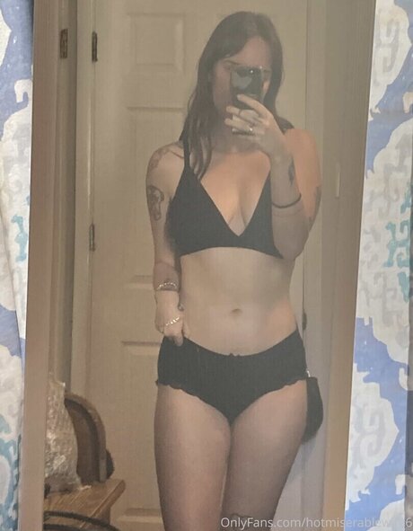 Linda Blair xxx model image