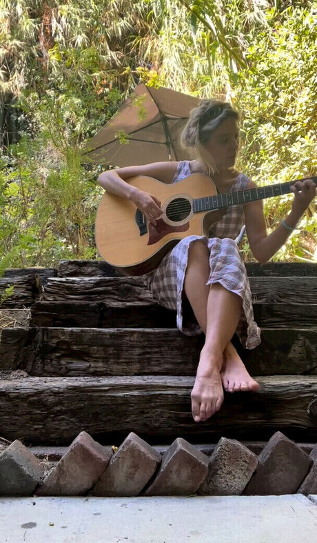 Dora Jar profile image