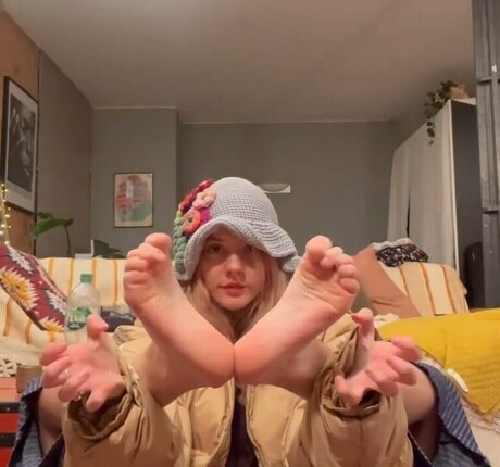 Dora Jar nude star image