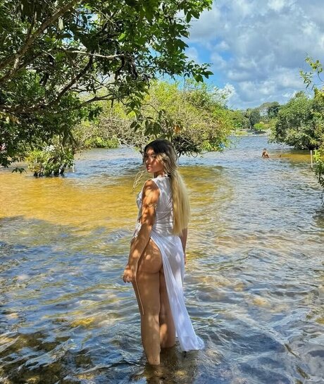 Luanny Passos model perfect img